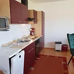 2 Raumwohnung Mit Sonniger Terrasse Und Seeblick Apartment