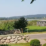 2 Raumwohnung Mit Sonniger Terrasse Und Seeblick *