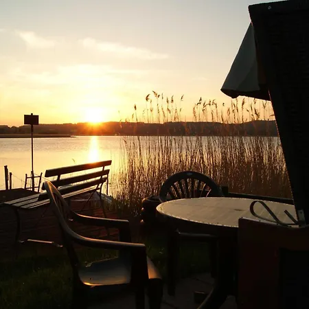 2 Raumwohnung Mit Sonniger Terrasse Und Seeblick