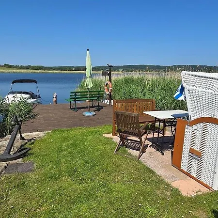 2 Raumwohnung Mit Sonniger Terrasse Und Seeblick Daire