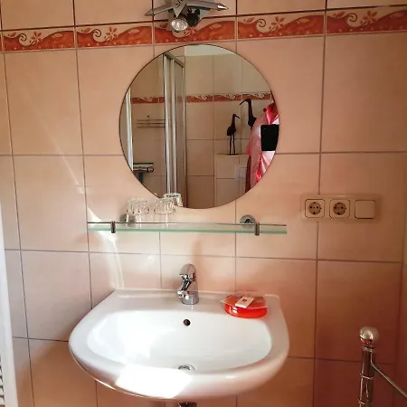 Апартаменти 2 Raumwohnung Mit Sonniger Terrasse Und Seeblick