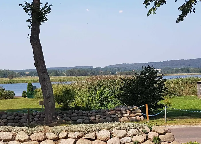 2 Raumwohnung Mit Sonniger Terrasse Und Seeblick *